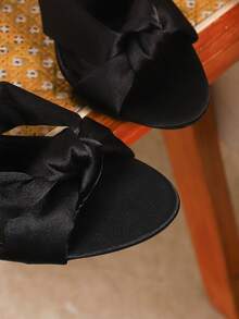 Giày sandal cao gót mũi nhọn gợi cảm dành cho nữ cỡ lớn, kiểu dáng thường ngày, thanh lịch, đa năng, phù hợp cho các bữa tiệc và trang phục mùa xuân hè. - màu đen - Xem 7