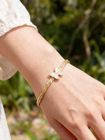 1 st elegant minimalistiskt naturinspirerat armband med söt fjärilsberlock