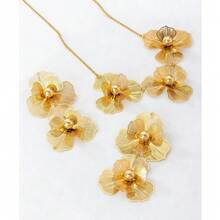 1 Pair Women's Vintage Elegant Metallic Gold Textured Floral Pendant Earrings - Yellow Gold-3 - View 9
