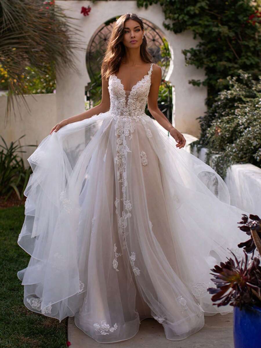 Elegant Sexy A Line V Neck Backless Lace Appliqué Tulle Formal Wedding Dress Registry Office Dresses Bridal Dress,Evening Party Dress Birthday Party Dress Country Wedding,Romantic Church Ceremony Wedding Dress,Suitable For Wedding,Dating,Party,Singles' Party,Vacation,Formal Occasions,Dinner Dress,Prom Dress,Homecoming Dess,Cocktail Party,Wedding Guest Dress,Graduation - 白色 - 查看 1