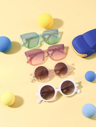 一套4副男女童眼镜，适合6-12岁儿童，聚碳酸酯材质，方形卡通造型，复古时尚，适合户外旅行、节日派对等场合，附赠眼镜盒