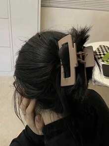 4pcs/1pc Elegant & Sweet Hair Clips, Autumn/Winter Hair Accessories, Multi-Functional Hair Claws, Square Clips, Fashionable Minimalist Square Hair Claws, Hair Styling Accessories, Non-Slip Hair Clips, Strong Grip, Suitable For Buns And Retro Hairstyles, Applicable For Daily Hairstyles, Beach, Vacation, Elegant & Stylish Claw Clips, Casual Hair Clips - Multicolor - View 12