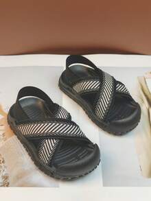 2026 Nuevas sandalias de verano de estilo bohemio con elástico de colores para niños y niñas, sandalias de suela blanda de piel sintética beige de punta abierta, esenciales para uso diario, campus, fiesta, vacaciones en la playa, sandalias populares para niñas, diseño de moda para sandalias de princesa infantil, suela suave y no abrasiva, regalo ideal para vacaciones, hechas a mano sin pegamento, cómodas sandalias para niños - Negro - Ver 4