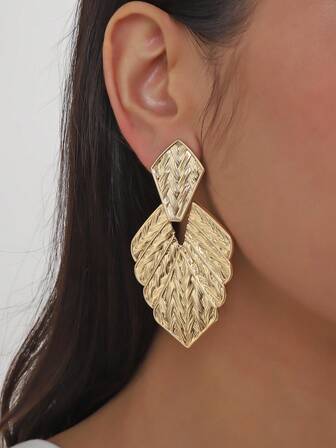 1 Pair Fashionable Leaf Design Clip-On Earrings For Women, Elegant & Minimalist