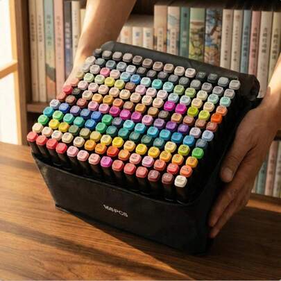 24/30/36/40/48/60/80/100/120/168色双头彩色马克笔套装，成人艺术家绘画、涂色、素描和创作的理想美术用品。圣诞节、生日和送礼佳品。