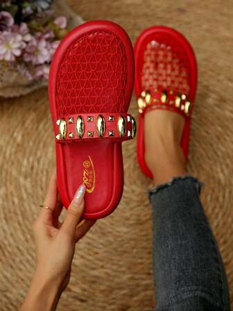 2026 Summer New Fashion Round Toe Thick Sole Woven Hollow Plus Size Slippers, Minimalist Metal Buckle Beach Sandals