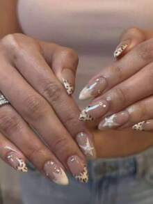 10 móng giả hình hạnh nhân, họa tiết da báo hồng, đính sao và ngọc trai, được làm thủ công, đầu móng nhọn kiểu Pháp màu vàng kem và họa tiết sao hồng, trang trí bằng họa tiết da báo hồng thủ công, hình ngôi sao năm cánh, ngọc trai trắng và đá pha lê. - Nhiều màu - Xem 12