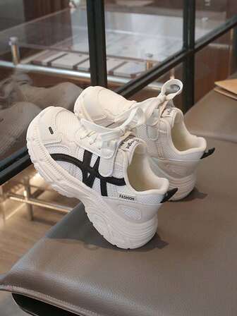 1 par de zapatos deportivos transpirables de malla con suela blanda y antideslizante para niños, zapatos para caminar para niños pequeños, zapatillas versátiles para uso casual y correr al aire libre para niños y niñas, adecuados para primavera, verano, otoño e invierno