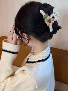 1pc Elegant Knitted Floral Hair Clip, High-Quality Hair Claw Suitable For Daily Wear, Casual, Party, Commute, Vacation, Face Washing, Makeup, Outfit Matching, Autumn/Winter Claw Clips Winter Hair Accessories Casual Hair Clutch Flower Hair Clip - Multicolor - View 6