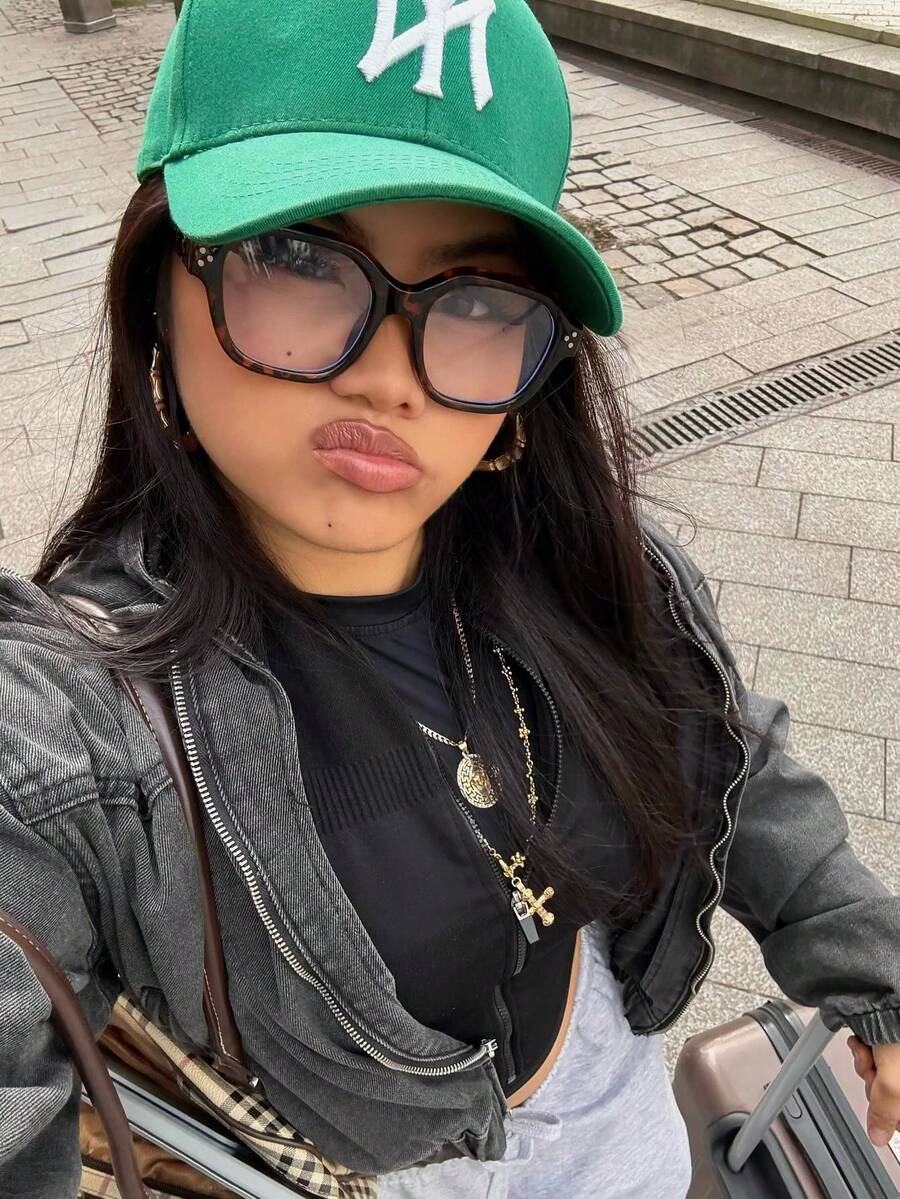 一副女士豹纹波西米亚风PC（聚碳酸酯）方形超大透明眼镜，四季皆宜，适合日常佩戴，透明眼镜配饰，女士专属