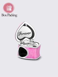 1 件原创设计银色串珠心形吊坠盒，可打开，粉色首饰盒造型，适用于手链。闪亮银色，镌刻“Forever & Love”（永恒与爱），内含迷你仿立方氧化锆。亮丽粉色珐琅饰面，兼容大多数串珠手链。亲肤材质，易于佩戴。这款迷人的配饰能够表达浪漫情怀，非常适合日常佩戴，或作为礼物送给喜爱可爱、有意义的珠宝的特别之人。 - 銀色 - 查看 3