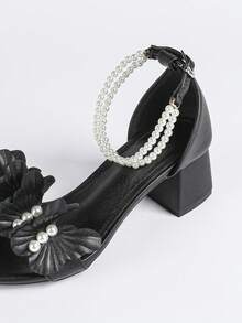 Sandalias de tacón grueso con tira de tobillo, decoración de flores y perlas, estilo chic francés, sandalias de tacón alto negro para el verano - Negro - Ver 7