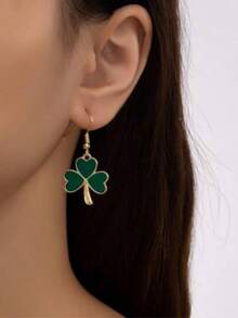 1 Đôi bông tai hình trái tim may mắn, quà tặng dành cho phụ nữ nhân dịp Ngày Thánh Patrick và Ngày Valentine. - màu xanh lá - Xem 2