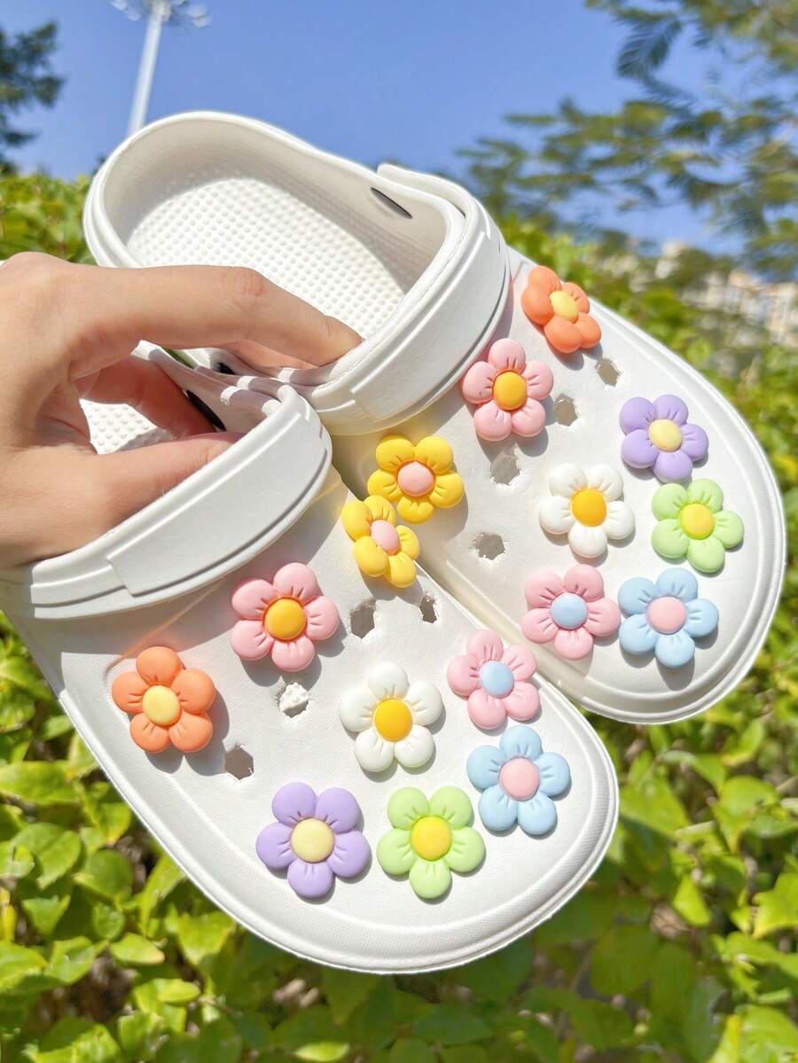 Set da 16 pezzi di decorazioni floreali colorate per scarpe, adatte per scarpe con fori, scarpe da giardino, scarpe da spiaggia, accessori fai-da-te, fermagli a forma di fiore per scarpe - Multicolore - Visualizzare 1