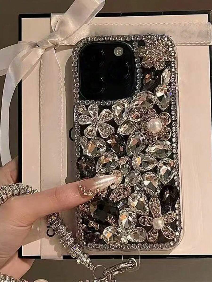 1件手工全镶钻3D花朵奢华女士闪亮手机壳，配珍珠钻石手链挂绳，适用于 11/12/13/14/15/16/17/PROMAX/PRO型号 - 銀色 - 查看 1