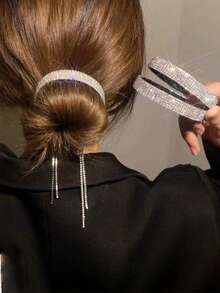 1个银色发髻固定器发夹，带流苏和水钻发饰