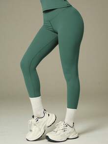 UONNOU Comfortable And Slimming Yoga Two-Piece Set | Long-Sleeved Top + High-Waisted Leggings, Suitable For Everyday Activities - Green - View 10