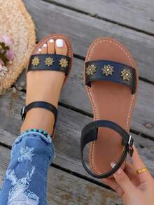 2026春夏新款女士平底凉鞋，休闲时尚，多功能防滑鞋底，金属花朵设计，波西米亚风格，舒适百搭，是休闲穿着的理想之选，也是馈赠佳品。 - 黑色 - 查看 1