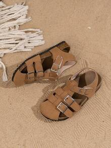 一双男女通用棕色平底凉鞋，包头设计，激光切割侧边，手工缝制，夏季沙滩凉鞋，魔术贴搭扣，适合休闲和度假穿着 - 棕色 - 查看 5