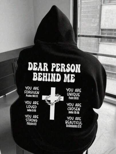 Áo hoodie nam cỡ lớn in khẩu hiệu và chữ thập, kiểu dáng thường ngày.