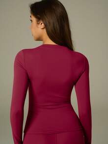 UONNOU Comfortable And Slimming Yoga Two-Piece Set | Long-Sleeved Top + High-Waisted Leggings, Suitable For Everyday Activities - Red - View 7
