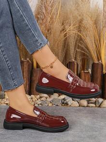 Women's Lacquered Embossed Crocodile Pattern Slip-On Loafers, Retro Style, Suitable For Daily Commute, All Seasons, Black & Gold Glossy Thick Sole Shoes - Burgundy - View 4