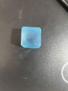 减压魔方——一款手持式桌面玩具，有效缓解焦虑。采用超强回弹可挤压材料制成，保持立方体形状。是课堂奖励、派对礼品和节日礼物的理想之选！