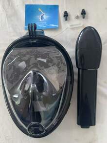 一套全脸浮潜面罩，含一副耳塞，可折叠180°全景浮潜面罩，采用最新干式顶部系统，硅胶防雾防漏，带相机支架，呼吸顺畅，适用于浮潜、自由潜水、游泳，成人浮潜装备（新旧款随机发货）