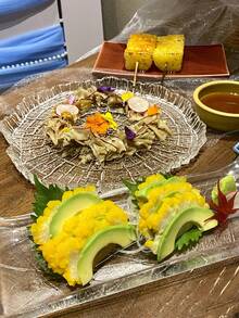 Plato de vidrio asimétrico con patrón de árbol de banyan, plato de ensalada de hogar de alta gama creativo, estilo único, se puede usar como posavasos de vidrio, plato de postre, plato de filete y ensalada de frutas, diseño asimétrico, calidad premium - Multicolor - Ver 4