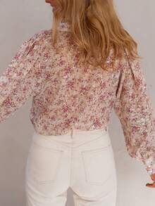 Áo sơ mi nữ dài tay in họa tiết, cài cúc phía trước, chất liệu polyester, có cổ và tay áo kiểu tay phồng, dáng suông, hơi mỏng, màu hồng nhạt, thích hợp cho kỳ nghỉ xuân. - Hồng - Xem 8