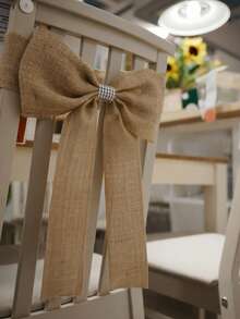 乡村风粗麻布椅背装饰带蝴蝶结，中心镶嵌水钻 | 婚礼椅背装饰、农舍派对装饰、宴会及活动椅背套 - 彩色 - 查看 4