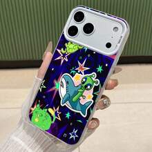 La funda para teléfono con espejo y diseño de aventura galáctica presenta divertidos extraterrestres, tiburones y adorables criaturas sobre un vibrante fondo estrellado. Compatible con  17,  16 Pro Max,  15 Pro Max,  13 y  12. Fabricada en TPU resistente para una protección óptima contra golpes y caídas. Un regalo fantástico para niños, amigos o cualquier persona que ame los diseños originales, perfecta para cumpleaños, fiestas o simplemente porque sí. - Plateado - Ver 3