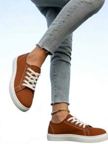 2026 New Spring/Summer Multi-Color Canvas Shoes. Women's Fashion Casual Shoes, Sports Shoes, Versatile Lace-Up Casual Sneakers. 6 Colors To Choose From: Classic Red / Navy Blue / Bright Yellow / All White / Brown / Pure Black. Suitable For Different Styles Of Outfits. - 棕色 - 查看 4