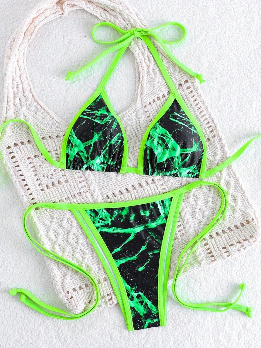 Conjunto de bikini de dos piezas con top de triángulo de cuello halter y Bottom tipo cheeky con estampado de mármol verde, de tela elástica para traje de baño de verano, elegante atuendo de playa para mujer - Verde - Ver 1