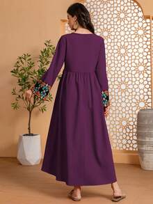 Đầm dài tay cổ tròn tua rua in hoa thanh lịch dành cho nữ, thích hợp mặc thường ngày. - Màu Đỏ Sâu - Xem 4