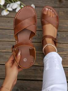 女士夏季新款罗马平底系带凉鞋，防滑厚底泡沫鞋底，时尚百搭交叉绳休闲圆头搭扣沙滩户外居家休闲鞋，纯色泡沫鞋底，尺码偏大半码 - 棕色 - 查看 7