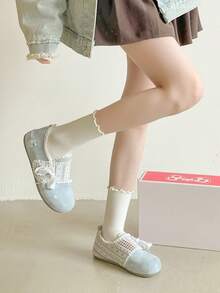 1双少女甜美蕾丝魔术贴平底休闲外套鞋