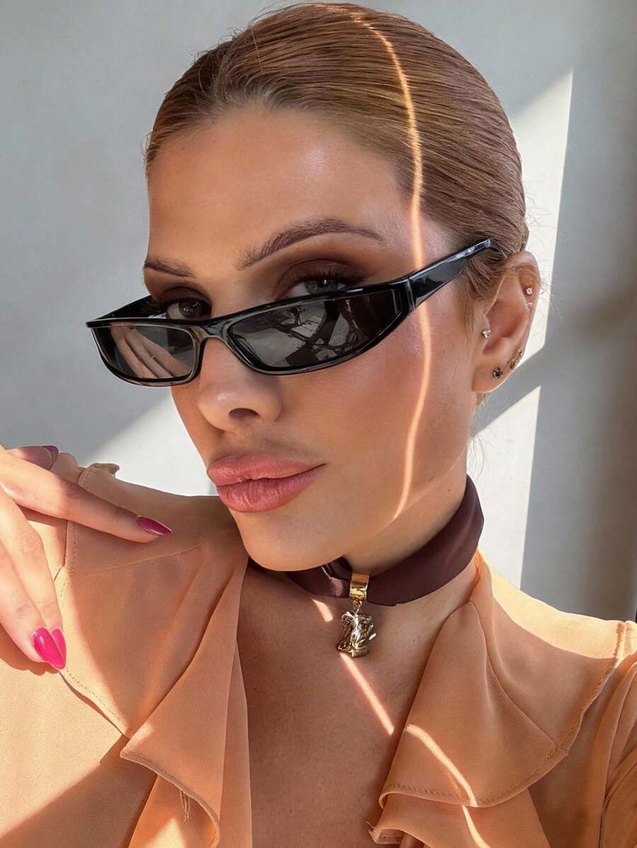 1副黑色环绕式小框女士时尚眼镜，Y2K前卫眼镜，窄框未来主义小眼镜 - 黑色 - 查看 1