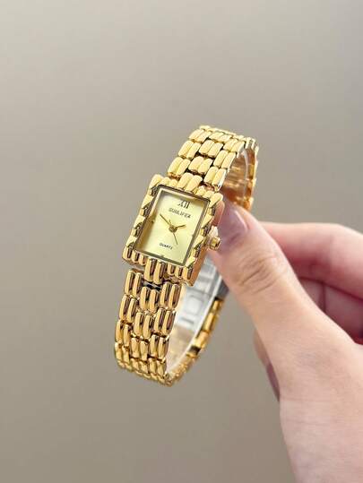 这是一套小巧复古风格的金/银女士手镯手表套装。它配有一款时尚优雅的石英表，表盘精致，是一款简约的配饰，适合日常佩戴、参加派对以及任何其他场合。