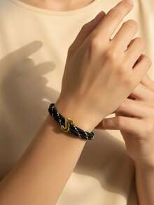 MECYLIFE 1 pieza Pulsera trenzada hecha a mano con cuerda colorida de dopamina con 26 letras, adecuada para hombres y mujeres - Cuerda negra - Ver 5