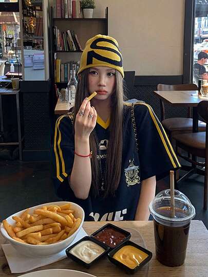 女式宽松条纹撞色T恤，字母印花短袖休闲上衣