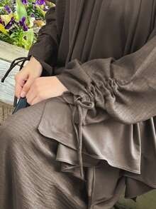 女士长袖梭织长袍，圆领设计，高弹面料，端庄优雅风格 - 卡其色 - 查看 4