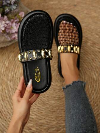 2026夏季新款时尚圆头厚底编织镂空大码拖鞋，简约金属扣沙滩凉鞋