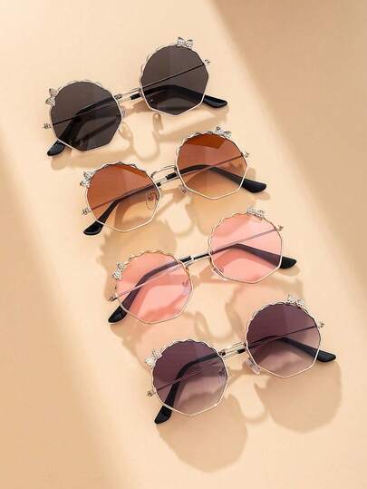 4 قطع/مجموعة نظارات أطفال موضة، تصميم بسيط. المجموعة تشمل أنماطًا وألوانًا متنوعة. هذه النظارات الأطفال مناسبة للارتداء اليومي، والأنشطة الخارجية، والنزهات الربيعية، والتخييم، والسفر، والتصوير.