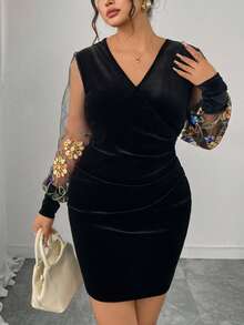 Plus Size Women's Elegant V-Neck Velvet Midi Dress, High Waist Long Sleeve Floral Sexy Bodycon Dress, Black Velvet V-Neck Mesh Embroidery Long Sleeve Dress, Suitable For Summer Valentine's Day Indoor Party, Luxury Date, Girlfriend Gathering, Summer Festival Party, Nighttime Casual Gathering, Holiday Outing, Spring Birthday Party, Light Social Date, Daily Commute - Black - View 4