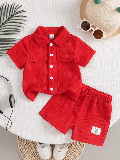 两件套男婴碎花衬衫（带口袋装饰）和短裤，街头时尚童装