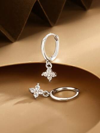 زوج من أقراط الفضة الإسترليني عيار 925 بتصميم البرسيم والزركونيا، أقراط بسيطة وأنيقة، مجوهرات عصرية متعددة الاستخدامات، هدية للنساء والصديقات والأمهات، للارتداء اليومي