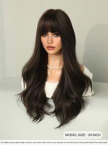 7JHH WIGS 女士长款深棕色带刘海假发，优雅长款深棕色波浪假发，外观自然，耐热纤维材质，蓬松柔软，适合日常佩戴、音乐节、派对、角色扮演等场合，24英寸。 - 深棕色 - 查看 5