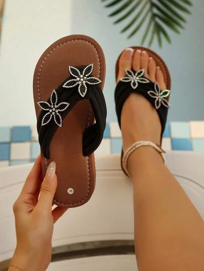 Casual Thong Sandals For Beach Vacation, Wide Strap, Brown Sole, Flip-Flop Design - Suitable For Various Occasions, Open Toe Beach/Casual Flip-Flops, Stylish Women's Beach Slippers, 3.0 Soft & Comfortable Sole, Elegant Combination Of Brown Sole, Light Color Flat Sandals, Classic Sparkling Rhinestone Decorated Thong Sandals
