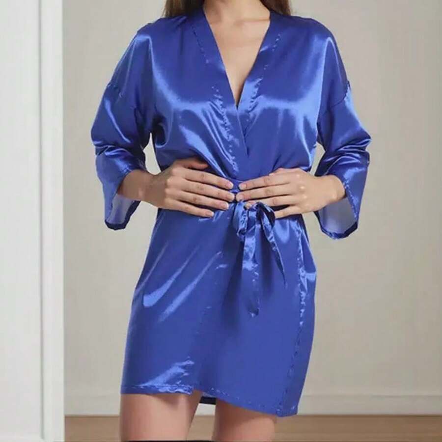 一件女士纯色优雅系腰秋冬浴袍，性感短款缎面丝绸柔软睡衣，适合新娘、伴娘、居家穿着。婚礼季短款连衣裙，字母图案，浴袍睡衣。浴室装饰 - 寶藍色 - 查看 1
